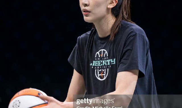 开云-时隔三年重返WNBA！韩旭首秀斩全场最高20分，难阻自由人季前赛落败|纽约自由人|纽约|印第安纳狂热|印第安纳|北京女篮_新浪体育_新浪新闻